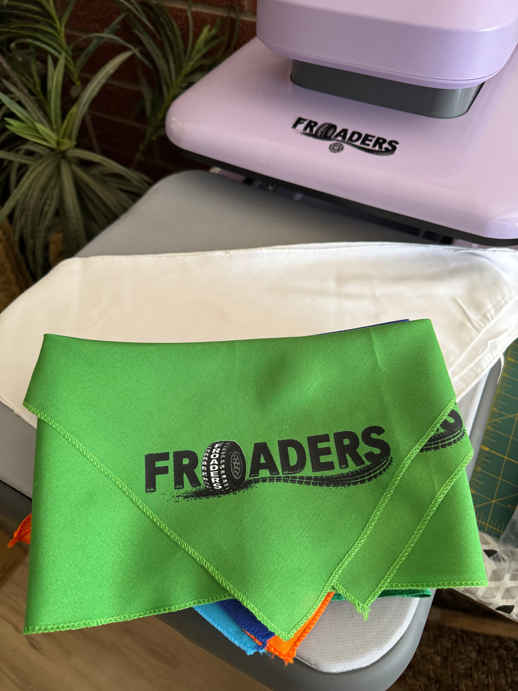 FROADERS Logo Dog Bandanas